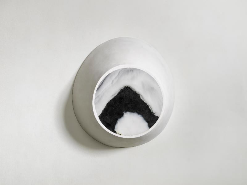 Piz, 2011, marmo e gesso, cm 71 x 67,5 x 24