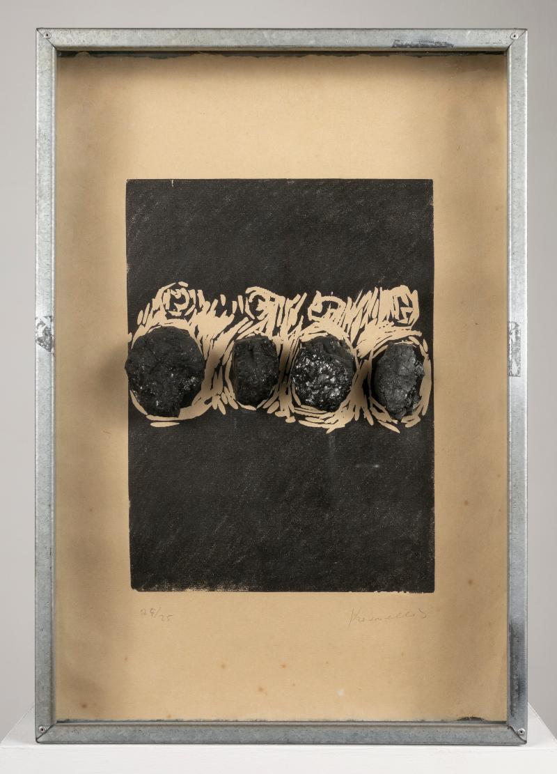 Senza Titolo, 1989, scatola in lamiera zincata, xilografia su carta giapponese, carbone, 45 x 65,5 x 7,5 cm, edizione 25 di 25