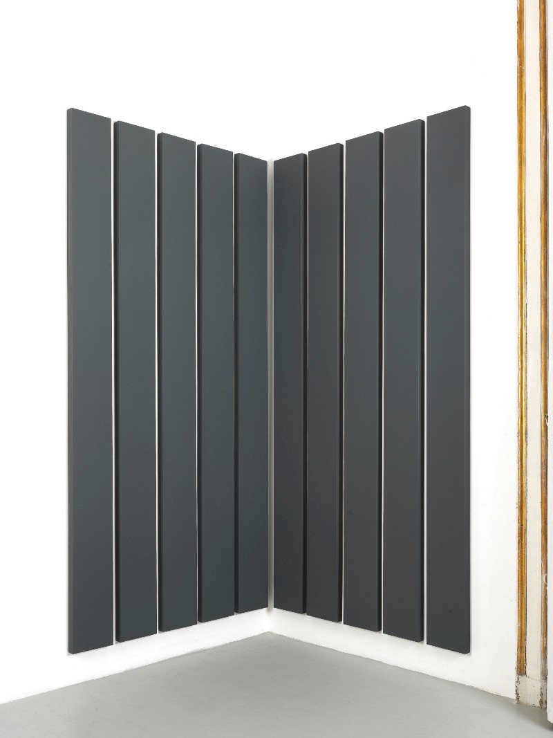 Corner painting, 1990, acrylic on canvas, 10 panels, cm 265,5 x 22,5 (each)