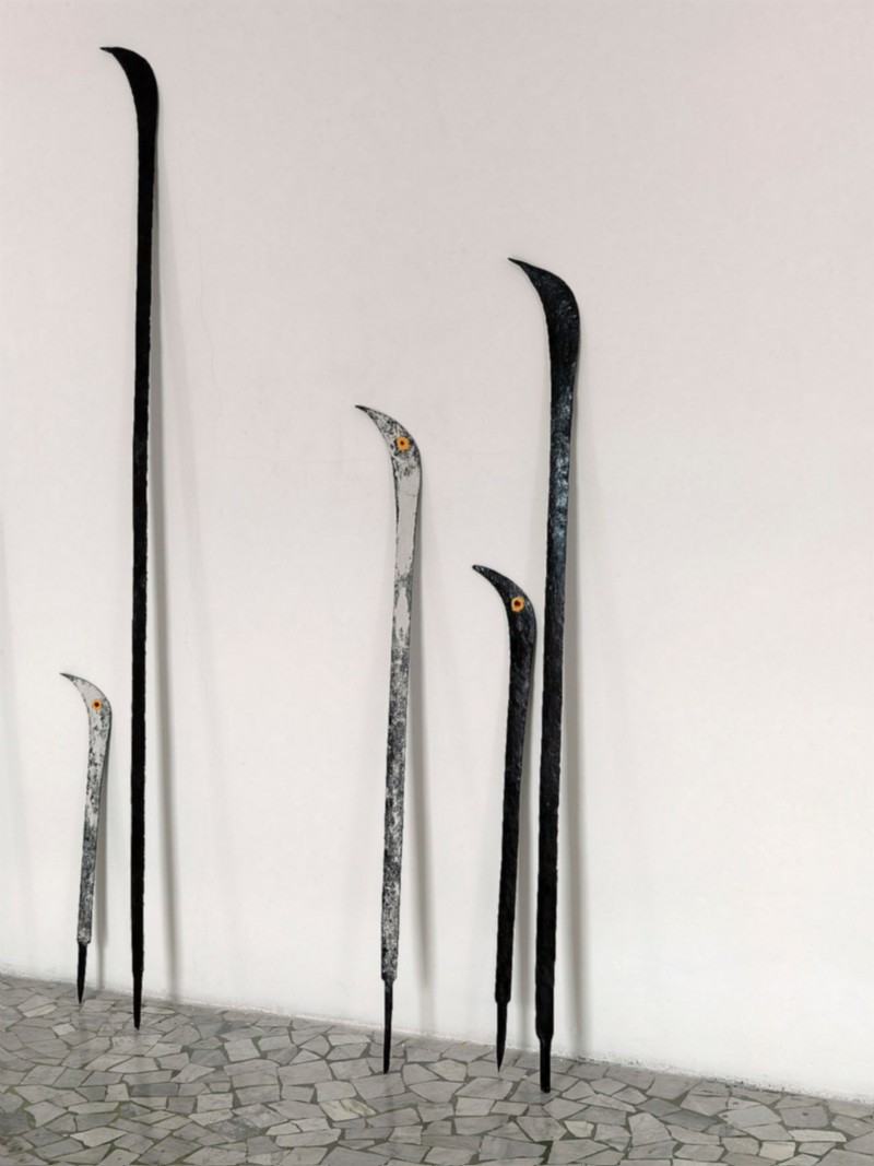 Untitled, 2007/08, 5 serpenti in metallo, cm 212; 168; 140; 105; 78 (height)