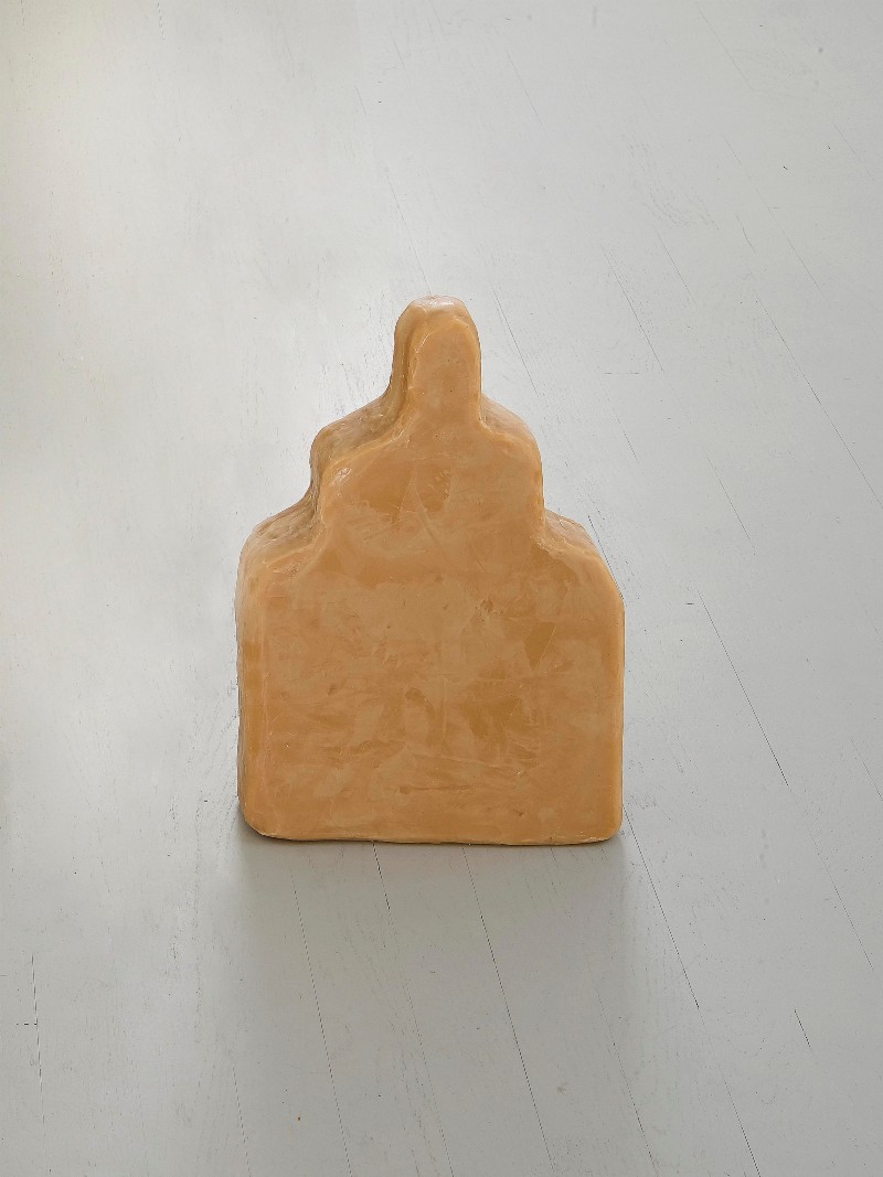 Zikkurat, 2016, cera d'api, cm 40 x 6 x 26 - 3 scalini