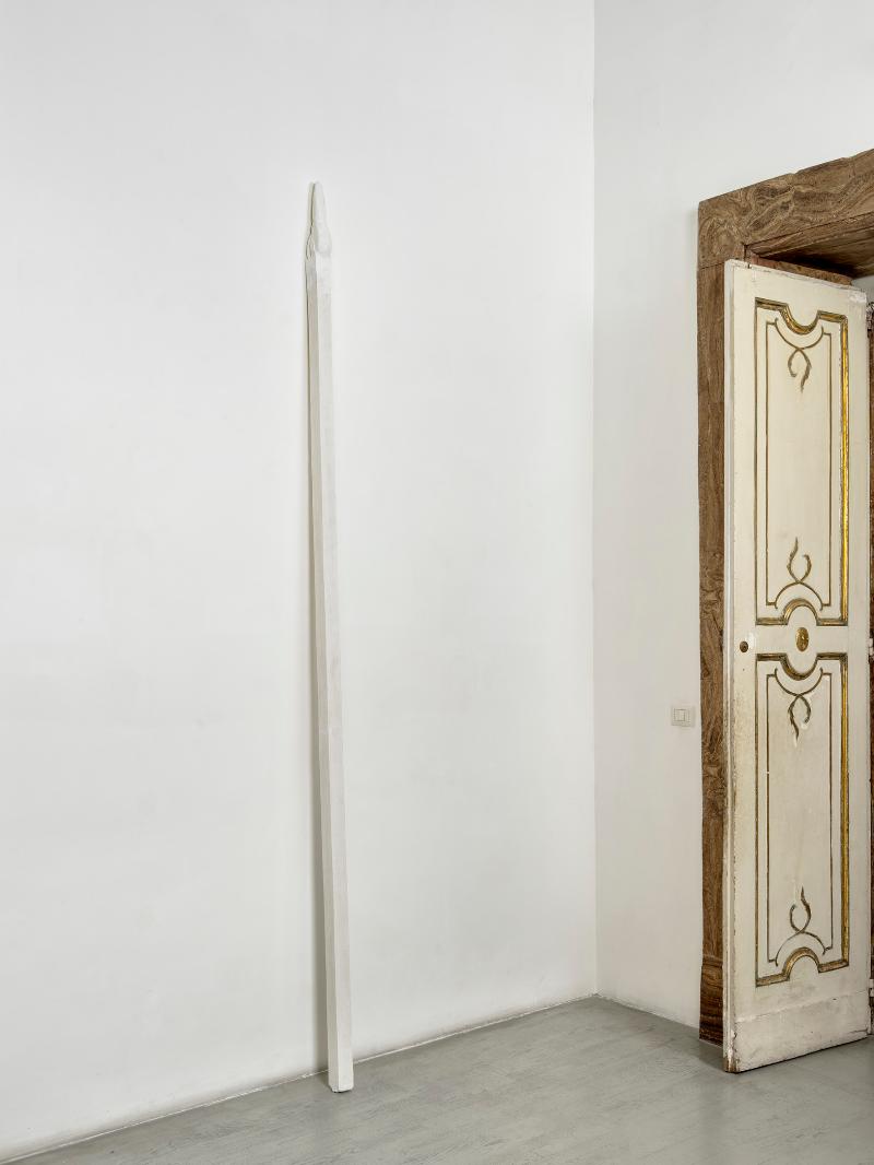 Tongue, 2016, gesso, cm 311 x 7 x 7,5, unico